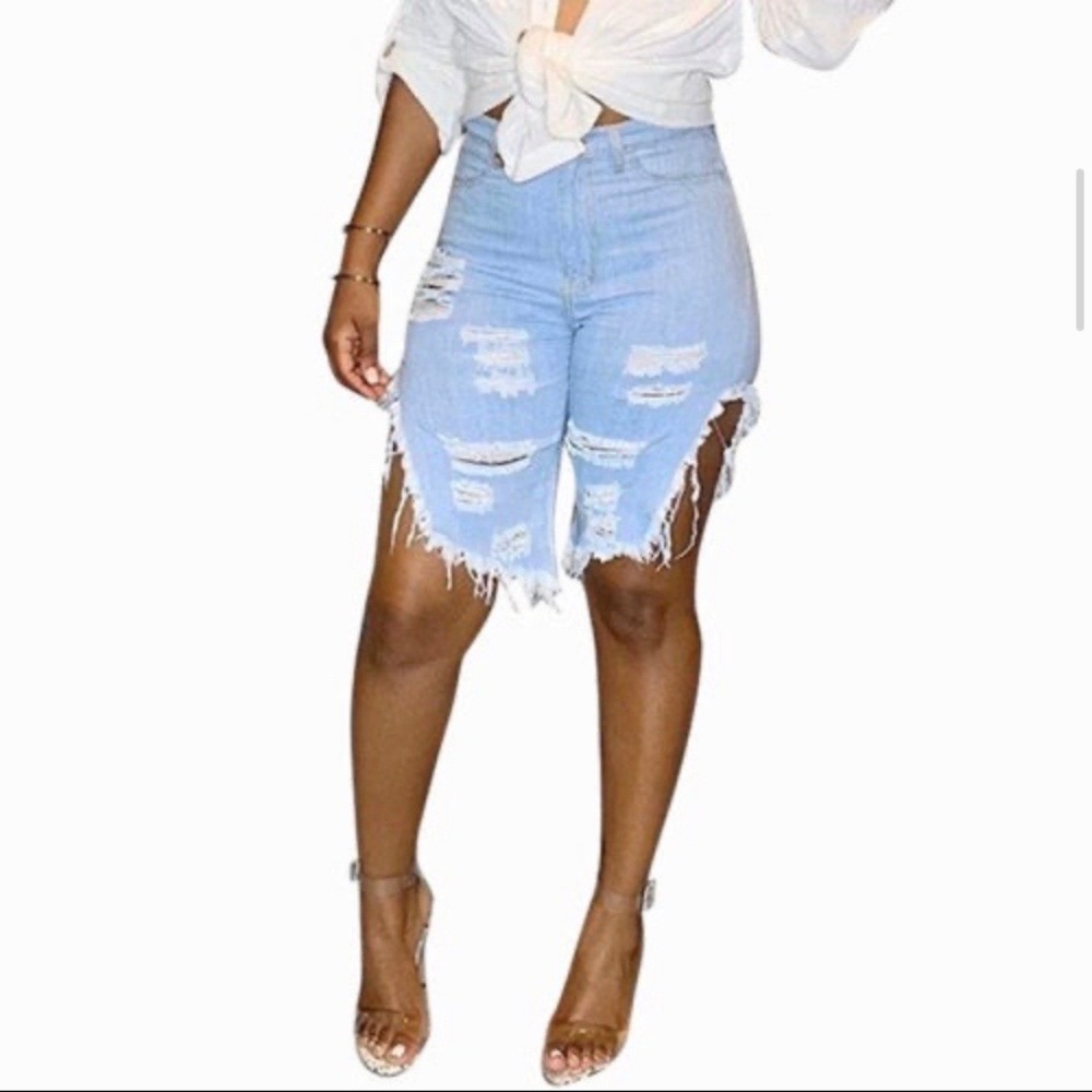 “Distressed N Denim” Shorts 🩳